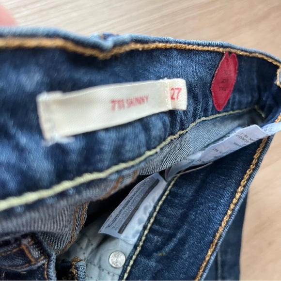 Levi's Women's Skinny Jeans in Dark Blue Denim - Picture 5 of 5